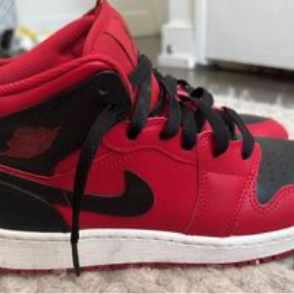 Worn once. Sell because it doesn’t fit me. - Picture 2 of 4